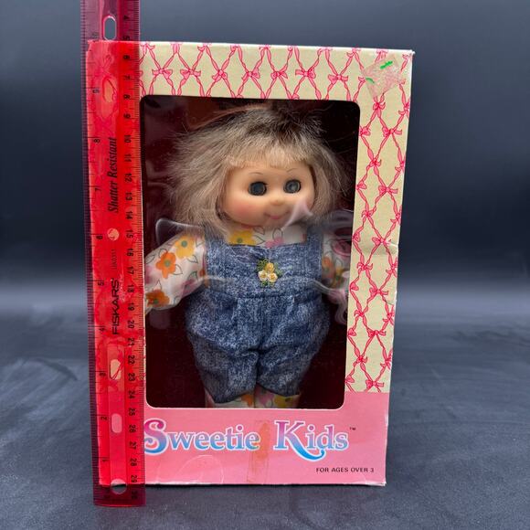 Vintage 1990 Sweetie Kids Doll Shelf Worn Box - Picture 5 of 12